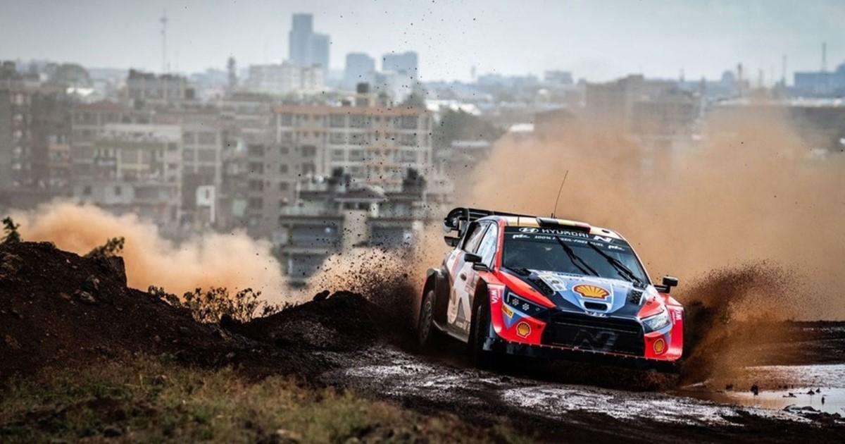 Thierry Neuville impone su Hyundai en la superespecial del Safari Rallye de Kenia