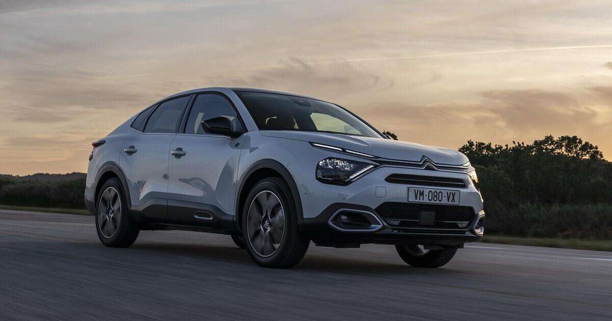 Citroën desvela los nuevos ë-C4 X y C4 X "made in Spain"