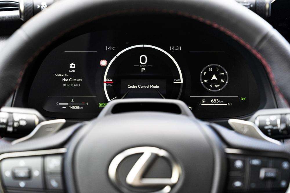 lexus ux 300h awd f sport 03