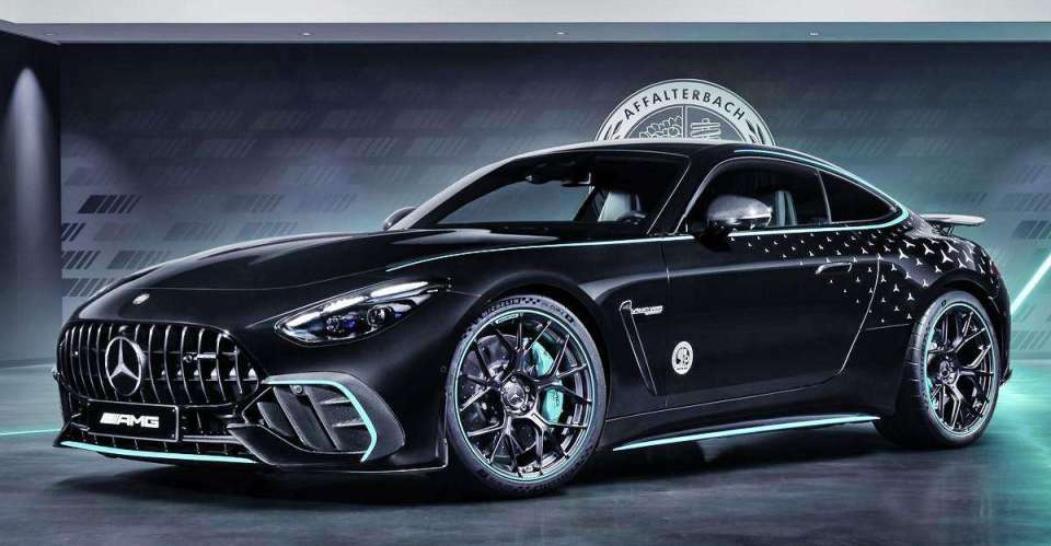 Mercedes-AMG presenta una edición especial del GT Coupé en honor al W15 de Fórmula 1