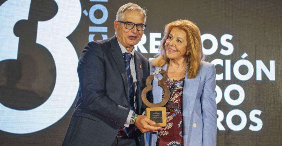 La Fundación Eduardo Barreiros premia al presidente del RACE