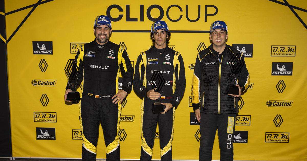 Nico Abella, nuevo líder de la Clio Cup Spain tras su victoria en Paul Ricard