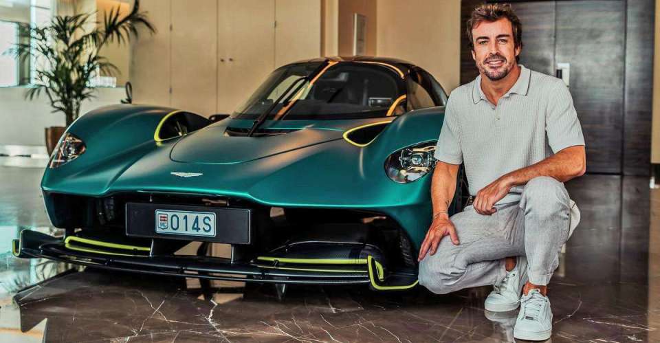 Fernando Alonso estrena su Aston Martin Valkyrie