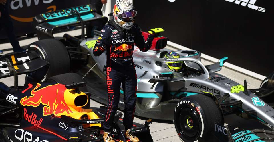 Verstappen se lleva la victoria en Canadá tras una intensa lucha con Sainz