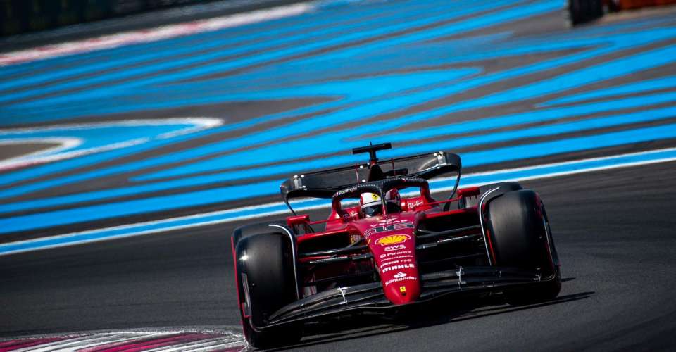 Charles Leclerc se lleva la pole en Francia con la ayuda de Carlos Sainz