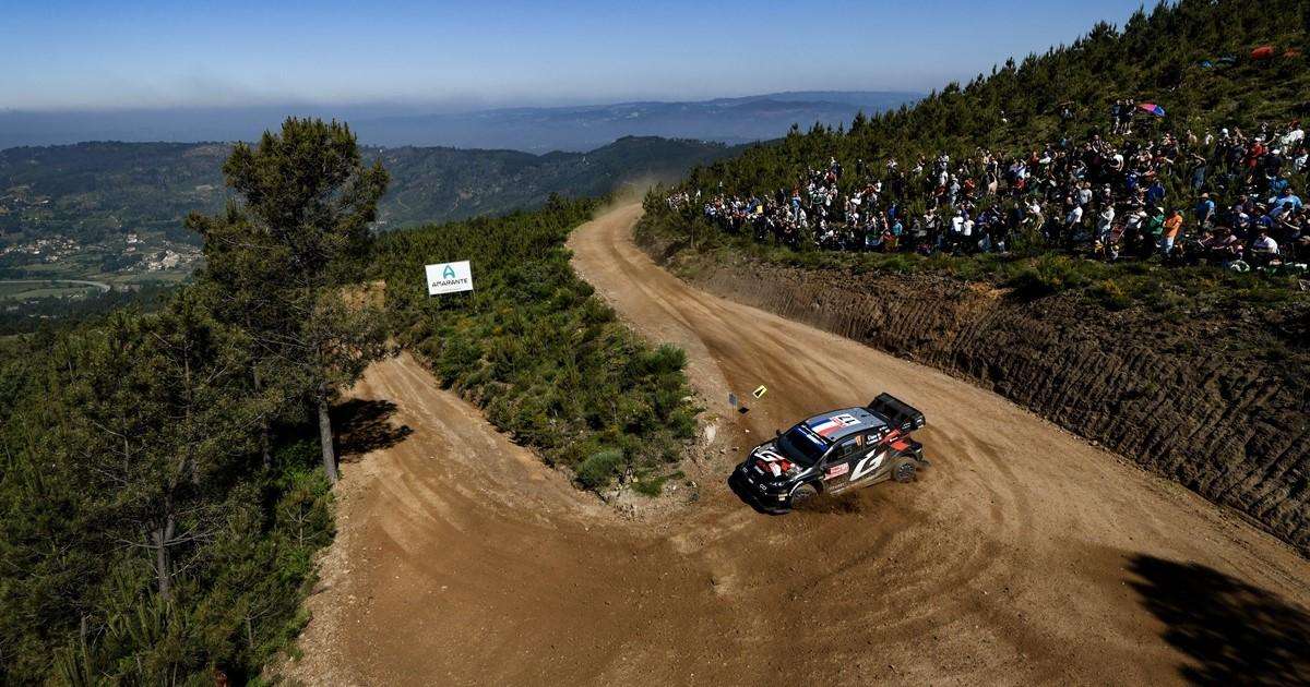Sébastien Ogier y Ott Tänak emplazan la resolución del Rallye de Portugal al domingo