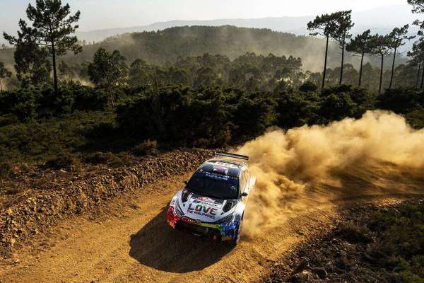 Jan Solans vuelve a la victoria en el Rallye de Portugal