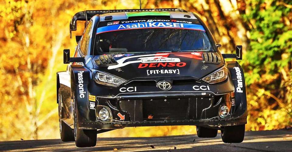 Evans toma el liderato y Neuville sufre contratiempos